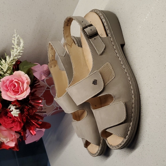 Wms FINN COMFORT sandals (sz 5.5) - Picture 1 of 11